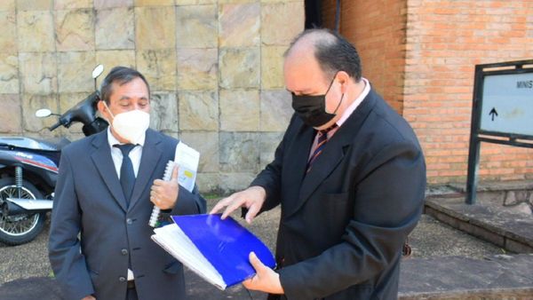 Denuncian supuesto vaciamiento de millonaria cuenta de un sacerdote