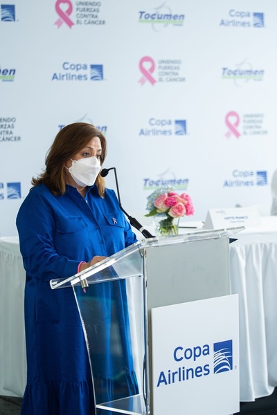Copa Airlines inaugura con un "vuelo rosa" una campaña contra el cáncer - MarketData