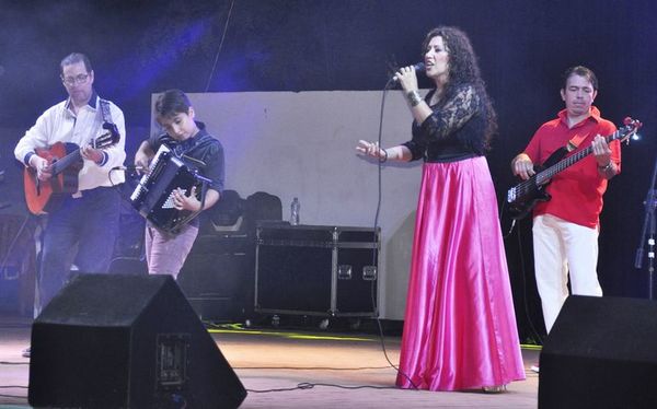 Realizan el 49° Festival del Lago - Música - ABC Color
