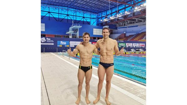 Los nadadores se zambullen en Doha