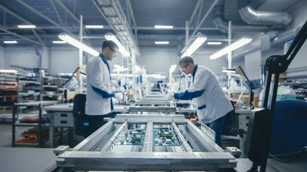 Problemas en fábricas de EEUU por escasez de chips y el huracán Ida, entre los destacados de la semana - MarketData