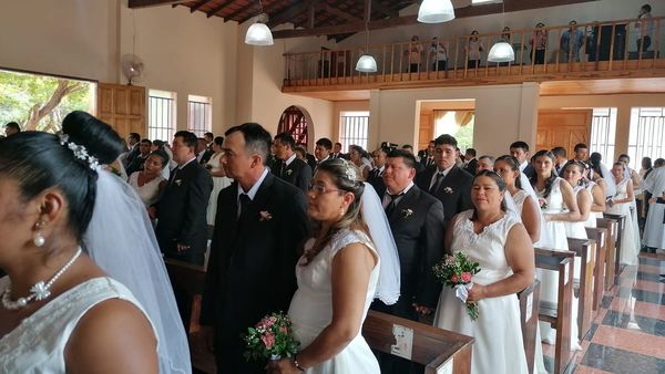 Casamiento comunitario: 130 parejas se dieron el sí en Horqueta