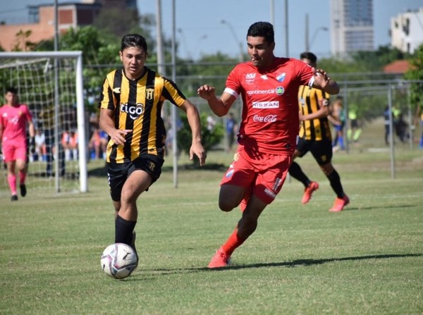 Sub 17: Cuatro victorias y un empate en la fecha 11 - APF
