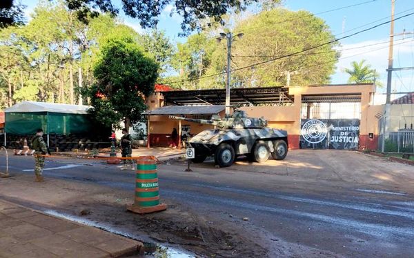 Apuñalan a un interno de la Penitenciaría Regional - Noticias de Ciudad del Este y Alto Paraná hoy - ABC Color