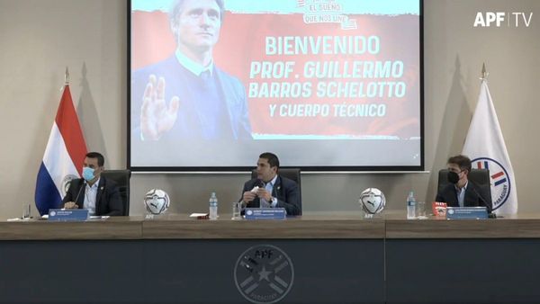 Guillermo Barros Schelotto asumió en Paraguay