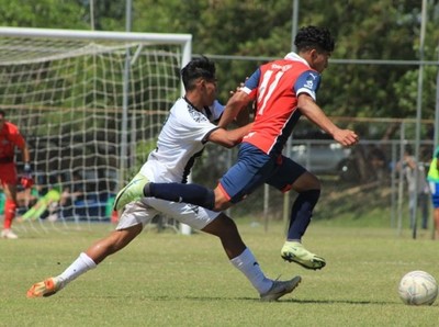 Tres victorias y dos empates en la Sub 19 - APF