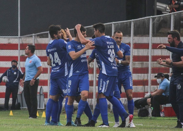 Sol vence de visita a River