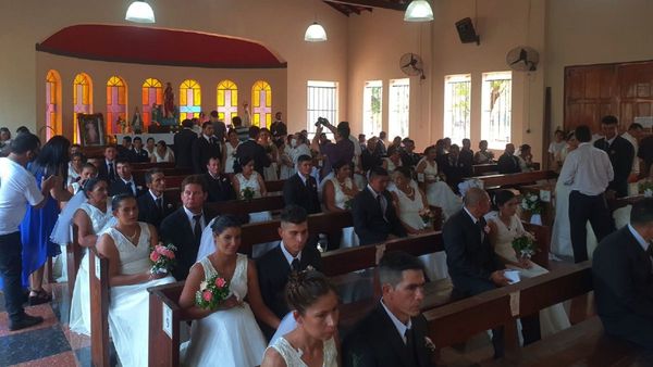 En boda comunitaria 130 parejas se juraron amor eterno en Horqueta
