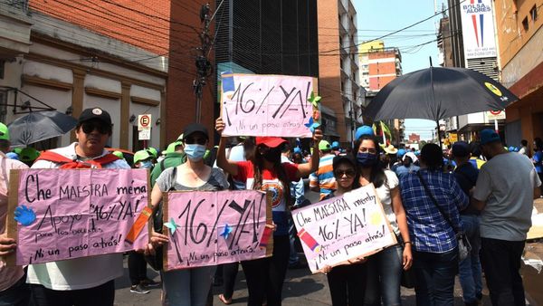 Instan a mirar más allá de clases perdidas por el paro de docentes