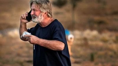 Tragedia en set de filmación: ¿Por qué estaba cargada el arma?