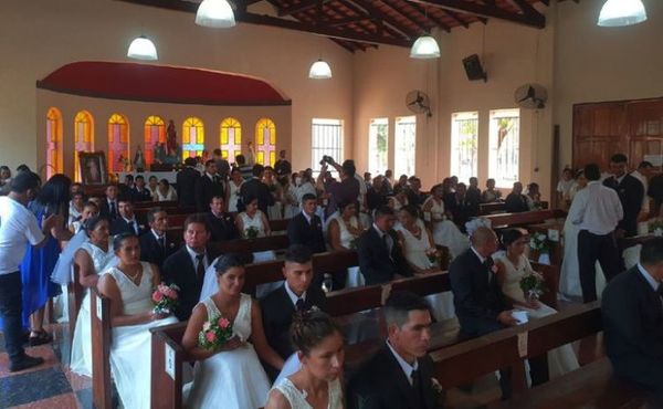 En boda comunitaria 130 parejas se juraron amor eterno en Horqueta