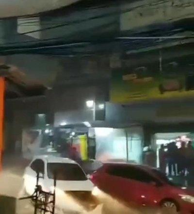 Crónica / [VIDEO / GALERIA] El temporal destrozó y se llevó todo a su paso