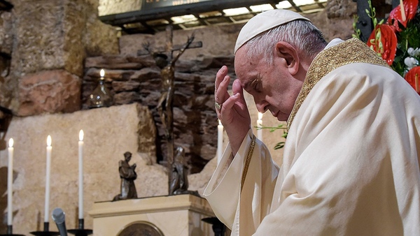 El Papa pide poner fin a la devolución de migrantes a países no seguros y a campos "inhumanos" - .::Agencia IP::.
