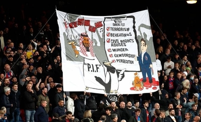 Diario HOY | Investigan al Palace por una pancarta contra el fondo saudí del Newcastle