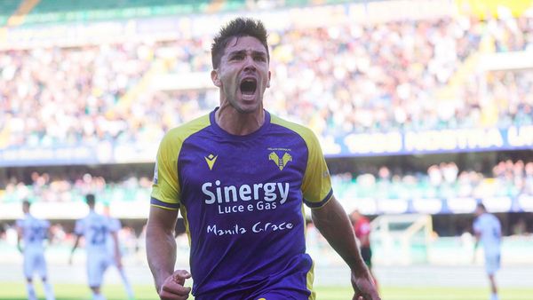 Hellas Verona hunde al Lazio con póquer de Gio Simeone