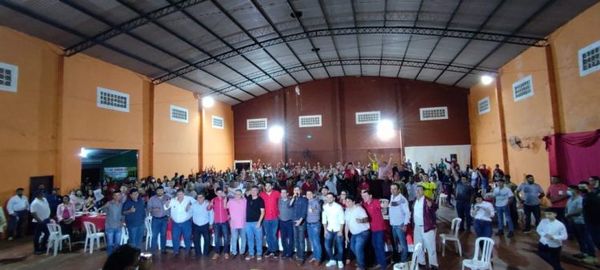 Hugo Velázquez congrega importante cantidad de dirigentes en Curuguaty