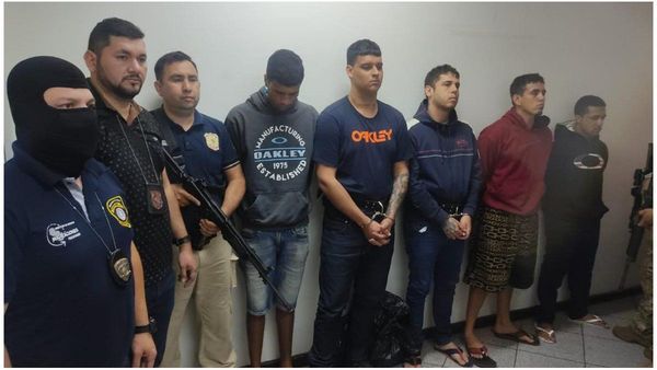 Expulsan del país a presuntos miembros del PCC