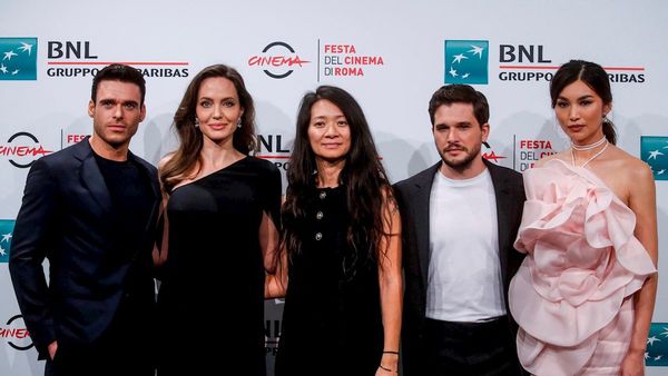 Angelina Jolie comanda a sus Eternals, multiculturales y paritarios