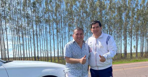 La Nación / Gobernador Baruja brindó asistencia mecánica al intendente de Encarnación, Luis Yd
