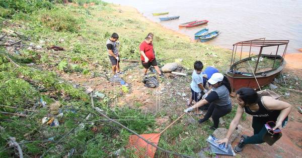 La Nación / Estudiantes de Derecho y la comuna realizaron una minga ambiental