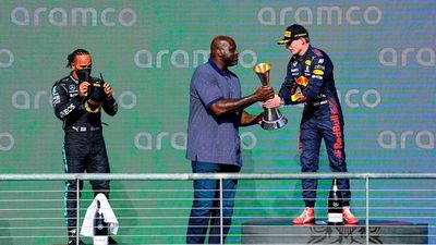 Verstappen gana a Hamilton y se afianza en el liderato