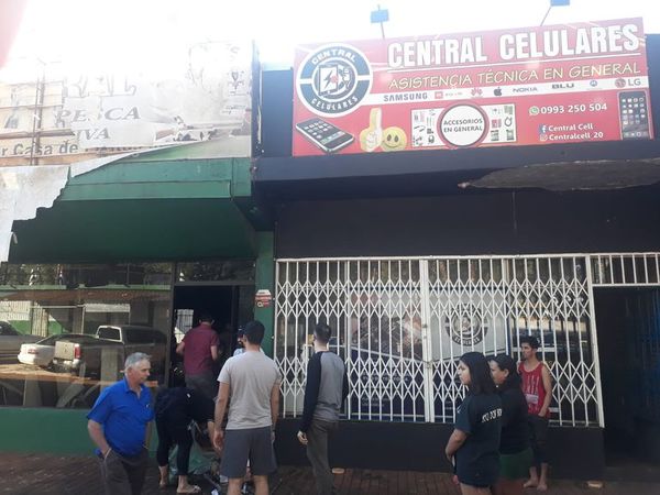 Incendio en dos locales comerciales de Santa Rita - Noticias de Ciudad del Este y Alto Paraná hoy - ABC Color