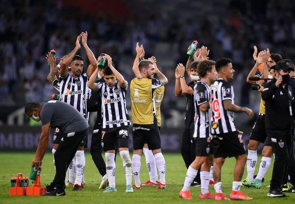 El Atlético Mineiro remonta y camina firme hacia el título de la mano de Hulk - Fútbol Internacional - ABC Color