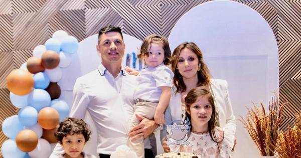 La Nación / Se bautizó el hijo pequeño del jugador Rodrigo Rojas