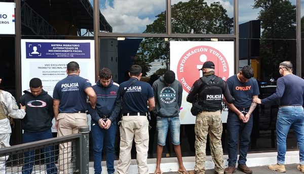 Expulsan a criminales del PCC