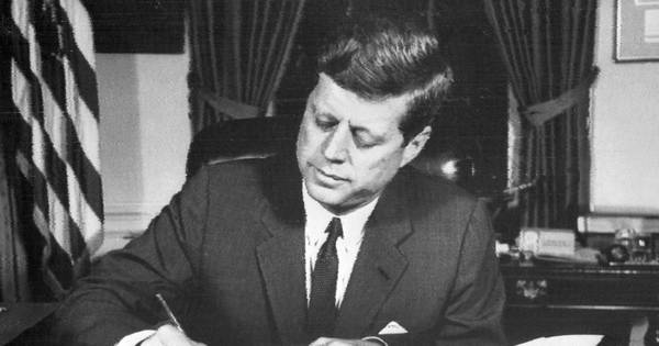 La Nación / Biden retrasa publicación de archivos sobre asesinato de John F. Kennedy