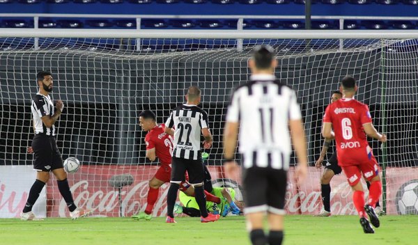 Triunfazo de Nacional para acomodarse en zona de Libertadores