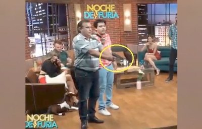 Crónica / “GATILLO” HICKS. Ombokapu en pleno ¡set de televisión!