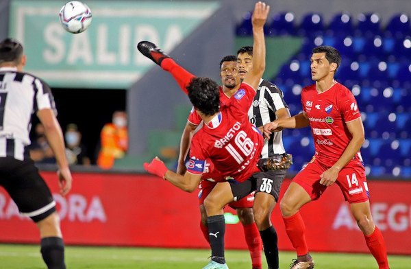 Crónica / TRES PUNTOS PARA EL TRICO. Nacional ganó un partido clave