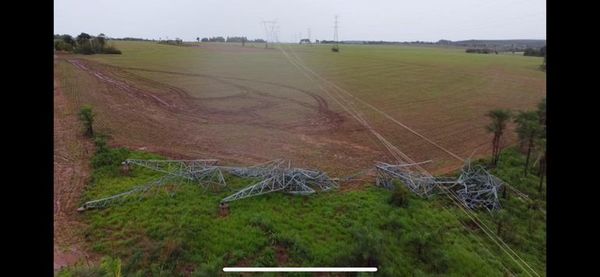 Fuerte tormenta en Brasil, como la que se registró en nuestro país, derriba línea de alta tensión y obliga a Itaipú a generar con el 48% de su potencia instalada - Nacionales - ABC Color