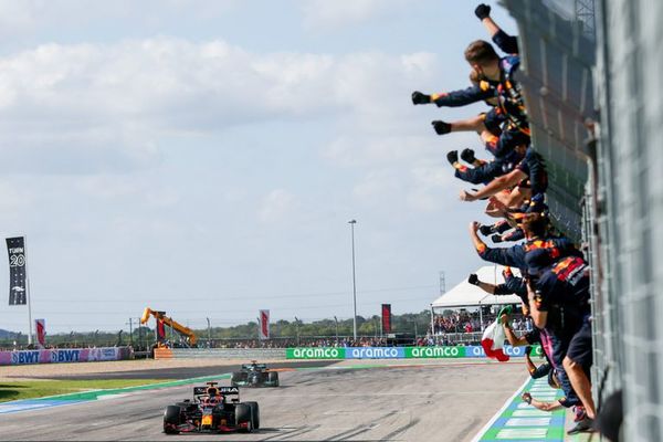 Verstappen resiste a Hamilton y triunfa - Automovilismo - ABC Color