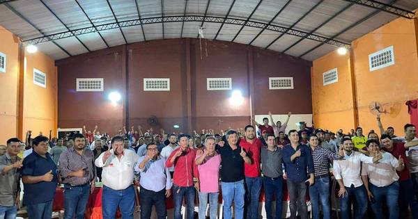 La Nación / Vicepresidente sigue en campaña con sueldo estatal