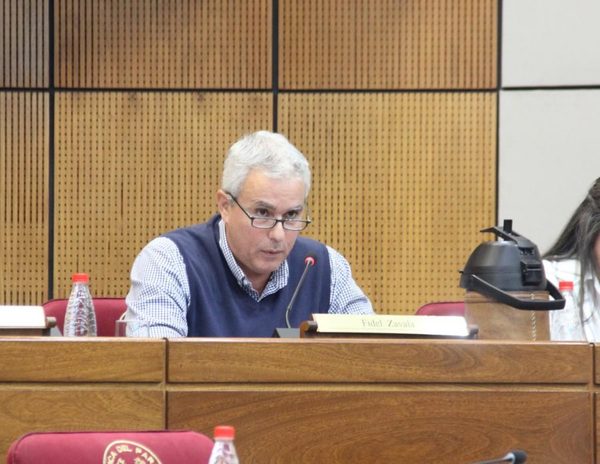 Convocan al Canciller Acevedo para que de explicaciones sobre intromisión argentina en asuntos locales