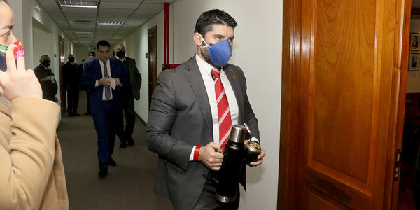Fiscalía investiga a Óscar Rodríguez por presunta sobrefacturación - Judiciales.net