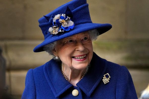 La reina Isabel II no acudió a misa y continúa su descanso - Mundo - ABC Color