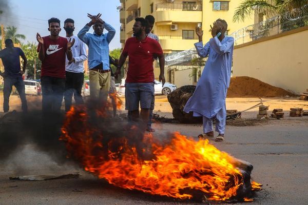 Abdalá Hamdok, un intento en Sudán por reformar el estamento militar - Mundo - ABC Color