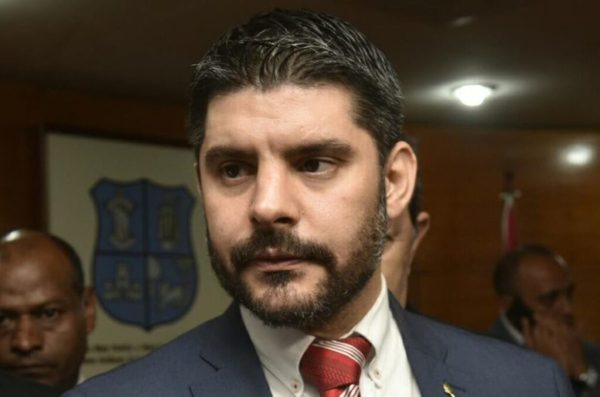 Fiscalía investiga a Óscar Rodríguez por presunta sobrefacturación | OnLivePy