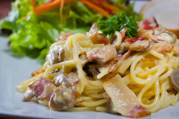 Espagueti a la carbonara para celebrar el Día Mundial de la Pasta a lo grande - Gastronomía - ABC Color
