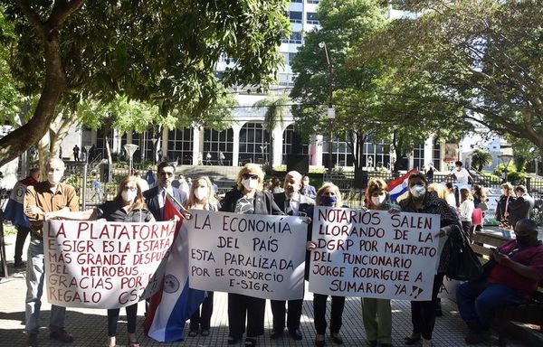 Ante nueva protesta de escribanos, la Corte Suprema suspende plazos registrales - Nacionales - ABC Color