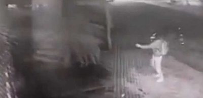 Balean y queman parte del edificio de abogado en un atentado en Caazapá - Nacionales - ABC Color