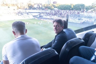 Sin tiempo que perder, los Barros Schelotto ya trabajan intensamente