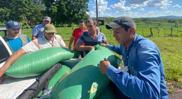 Entregan semillas de cannabis a agricultores de Paraguarí para la zafra 2021/2022