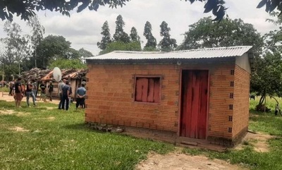 Un rayo cayó sobre una casa y mató a una familia