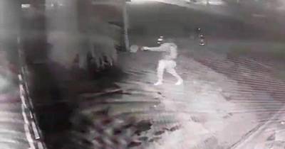 La Nación / Atacan a balazos la casa de un abogado en Caazapá
