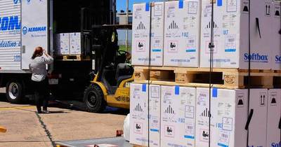 La Nación / Llegaron 225.810 dosis de Pfizer vía Covax
