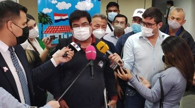 Crónica / Docentes reanudan las clases y no las interrumpirán hasta finalizar año lectivo